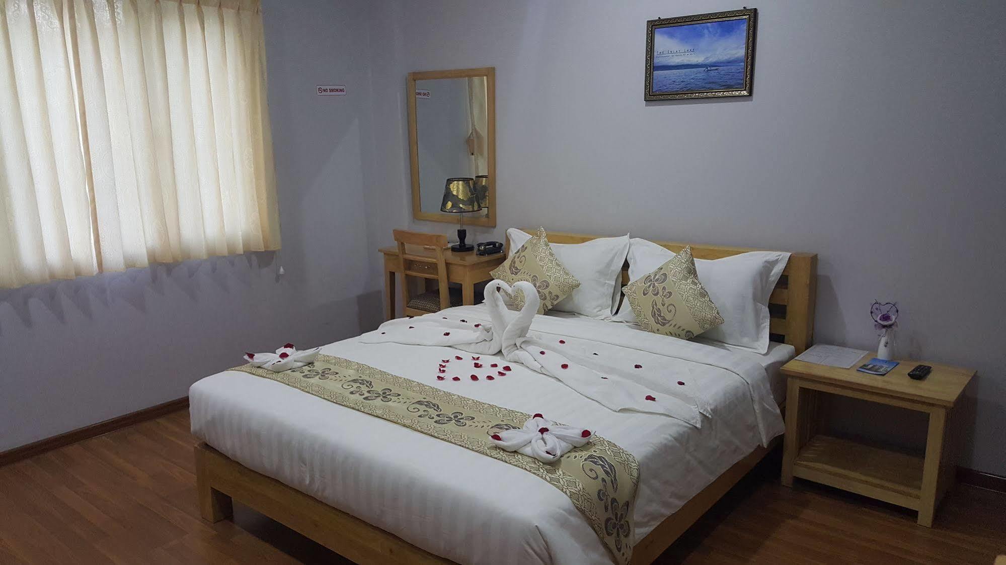 Asian Smile Hotel Янгон Экстерьер фото